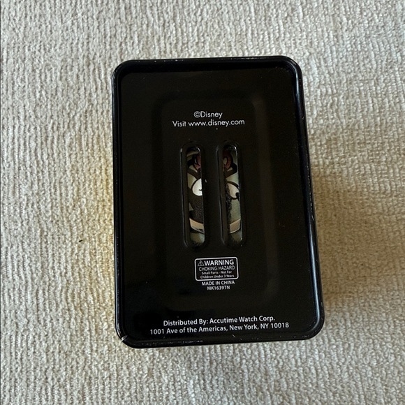 Disney Mickey Mouse 90th Anniversary Commemorative Watch in original yellow tin - Picture 4 of 7